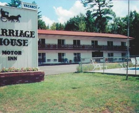 Carriage House Motor Inn เลคแพลซิด ภายนอก รูปภาพ