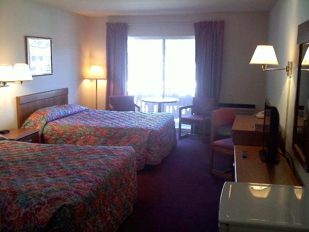 Carriage House Motor Inn เลคแพลซิด ห้อง รูปภาพ
