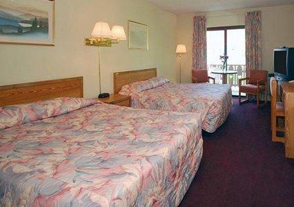 Carriage House Motor Inn เลคแพลซิด ภายนอก รูปภาพ
